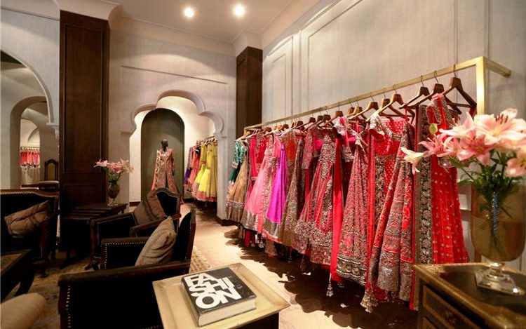 Indian Clothing Store Interior Design For Ladies Garment Shop ...