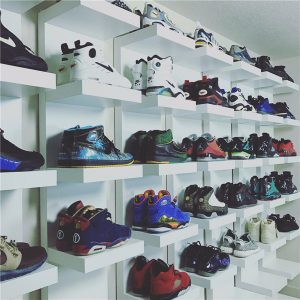 Retail Store Wood Sneaker Display Shelf Stand